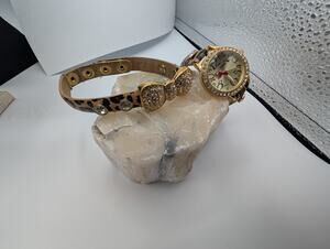 Betsey Johnson Leopard Print Watch & Bow Bracelet Set Gold Tone Rhinestones